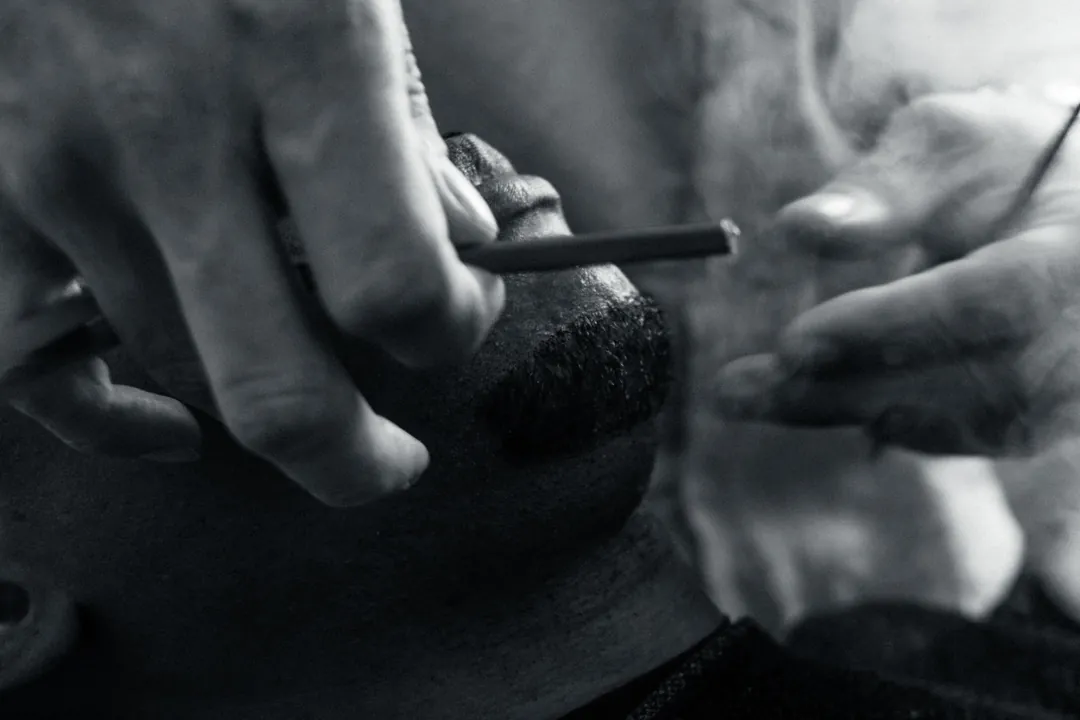 Barba perfilada a navaja