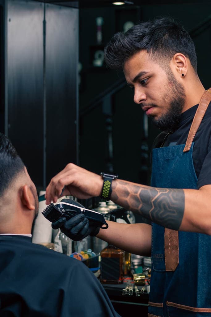 Yeyex hoy, fundador de Leadership Barbería